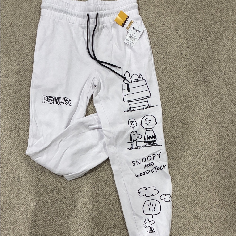NWT Peanuts White Sweatpants with Snoopy and Woodstock. XS